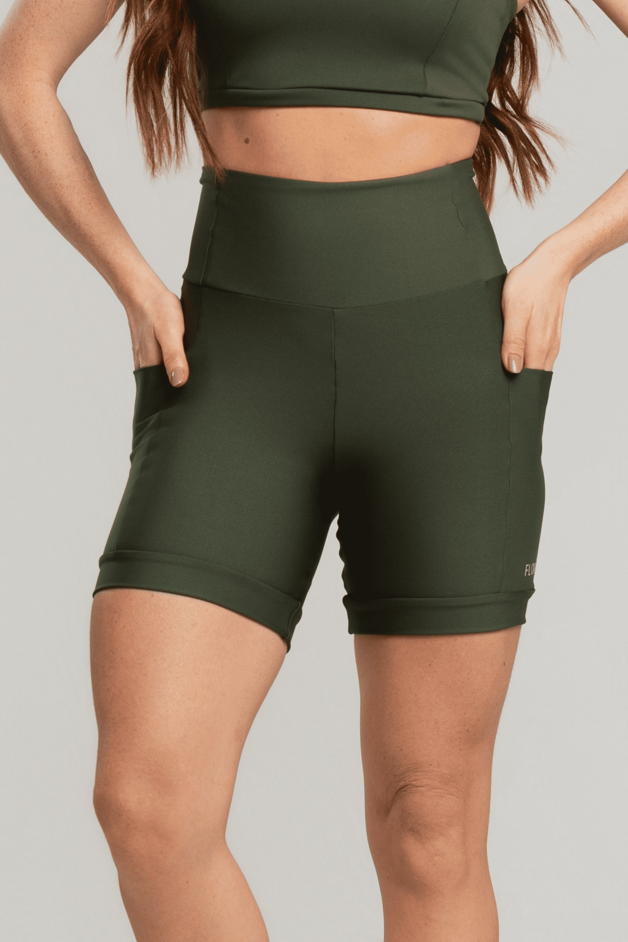 Bermuda de Compressão Feminina Verde Militar Personalizada
